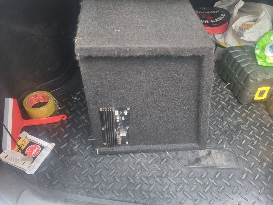 Продам сабуфер в хорошем состоянии