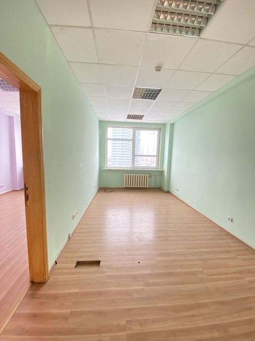 Оренда офісу на вул. Євгенія Сверстюка,23 на 167.9 м², від власника