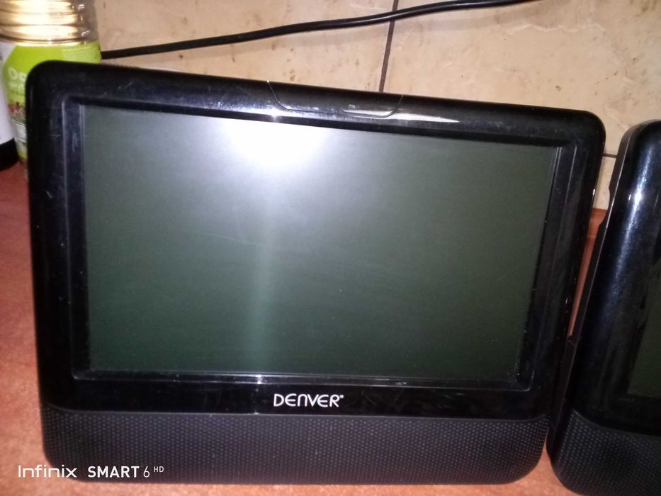 2 szt DVD samochodowych DENVER z uchwytami