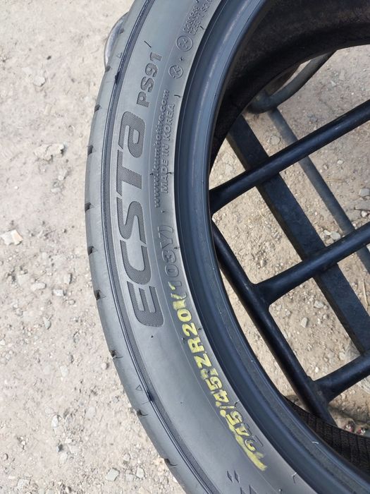 Opony 245.45.20 Kumho