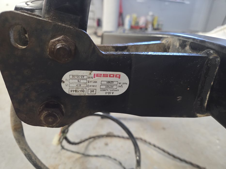 Hak holowniczy do przyczepki VW golf IV bora  z modulem wiazka BOSAL