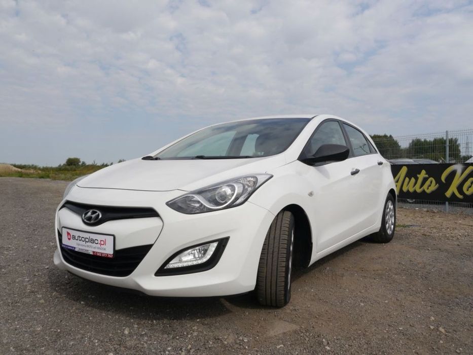 Hyundai I30 Hyundai I 30 1.4 benzyna Klimatyzacja,El,szyby,Hak