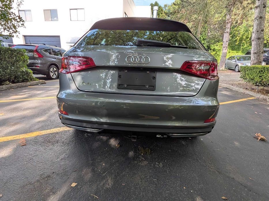 Audi A3 e-tron      2016