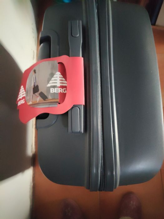 Mala de viagem cinza escuro nova, por estrear.r