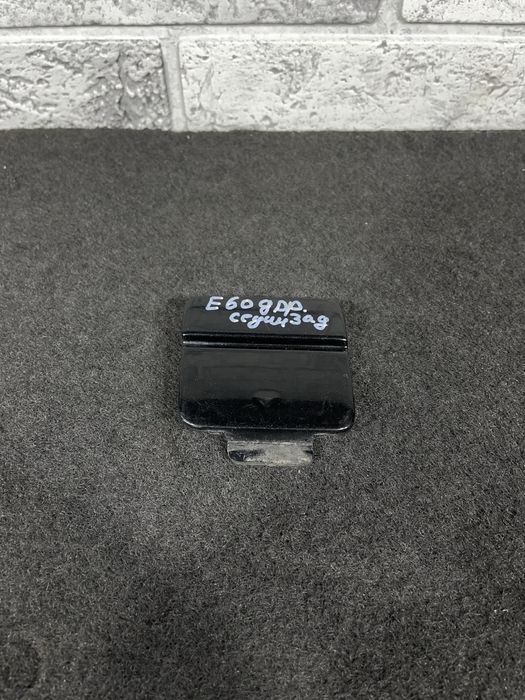 Заглушка заднього бампера BMW E60 Дорестайл Код:498