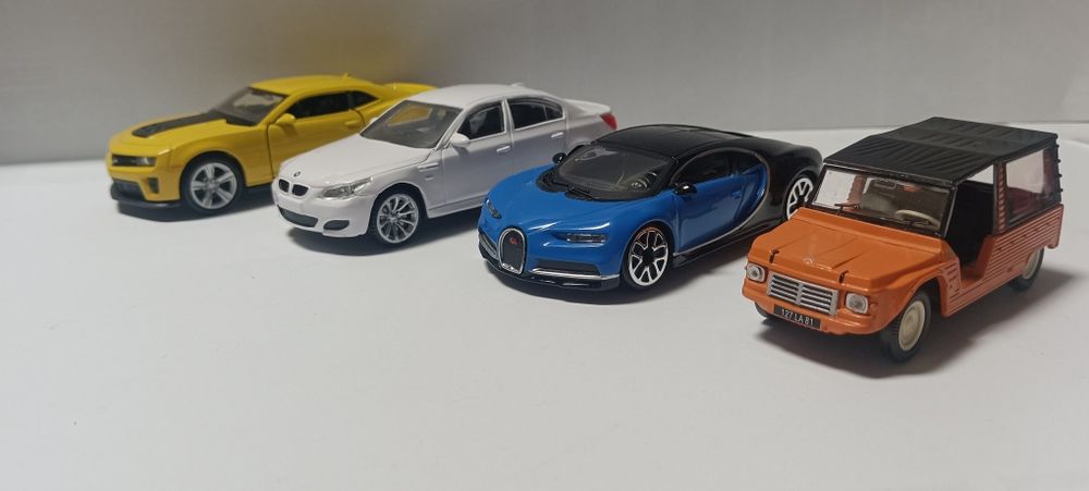 Carros escala 1/43 (lote de 20 carros)