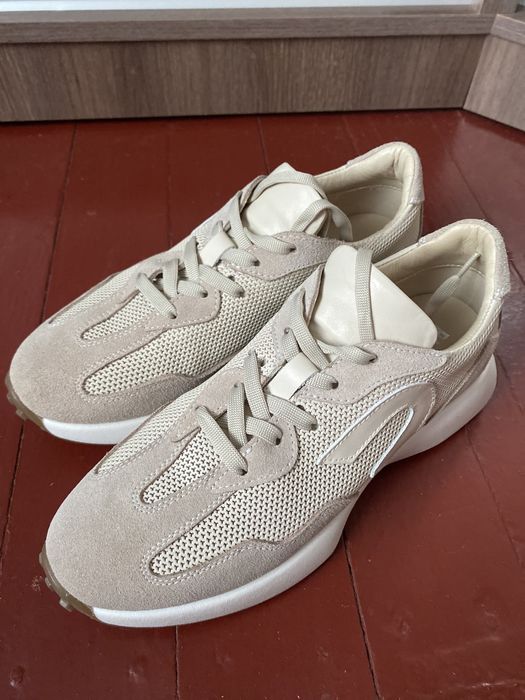 Кроссовки palmyra  38 25.5 см бежевые