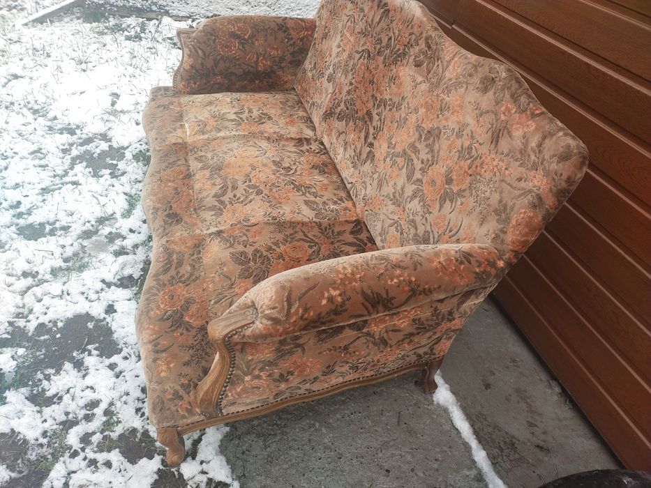 Sofa i dwa fotele