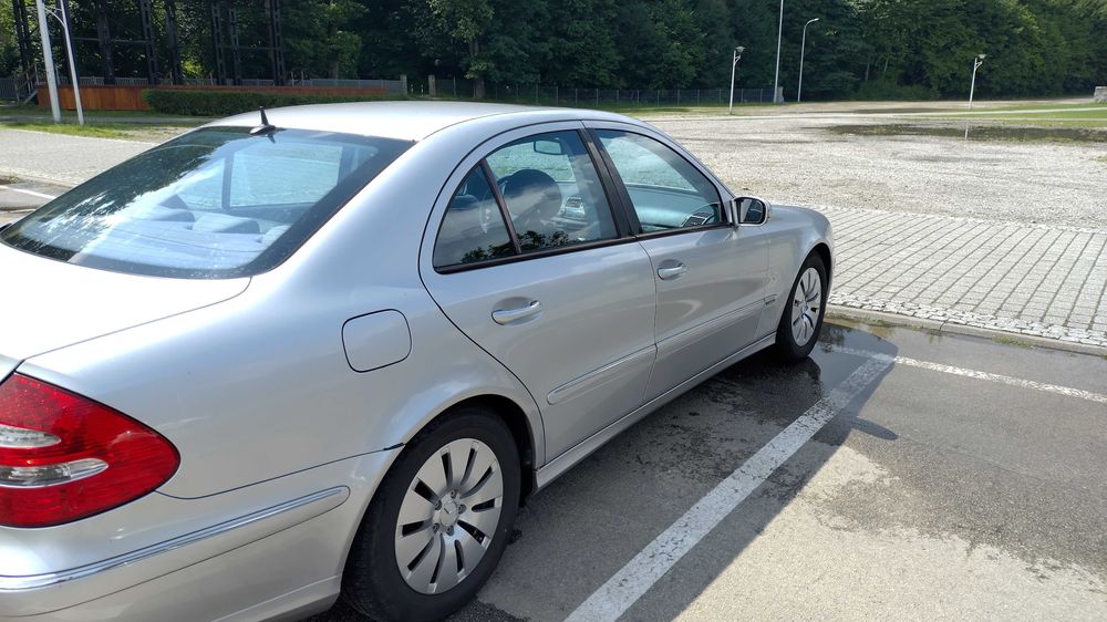 Mercedes w211 e240. Niski przebieg.  Zadbany