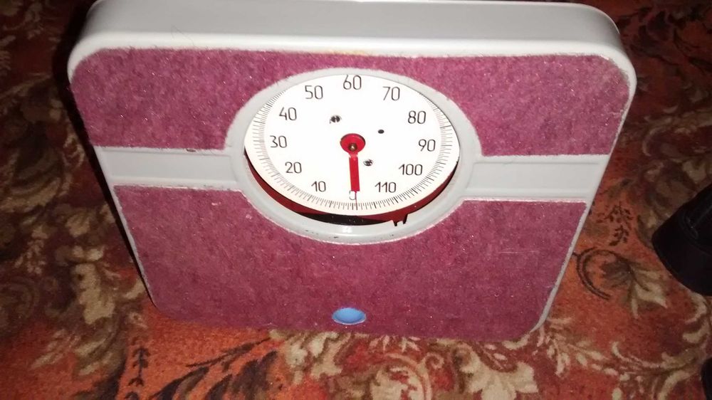 Весы напольные винтажные, нерабочие, бу