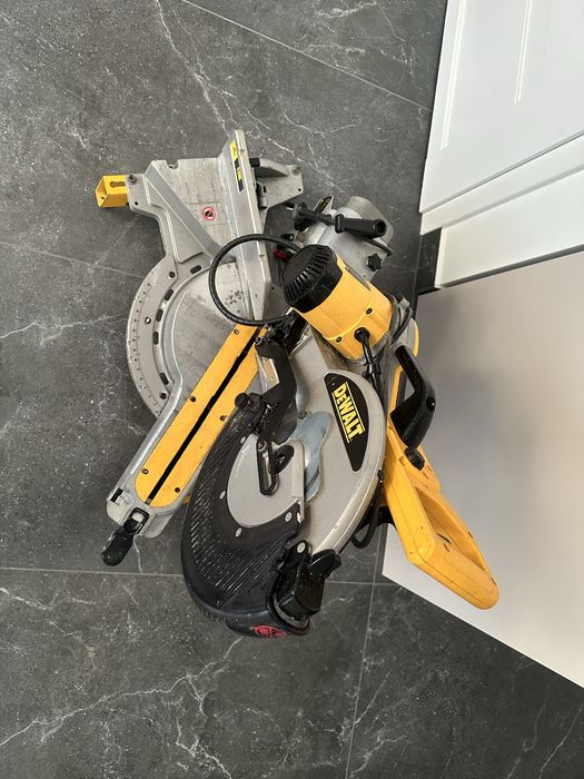 Piła /ukosnica bardzo duza ! dewalt Dw718-QS !! Dania !
