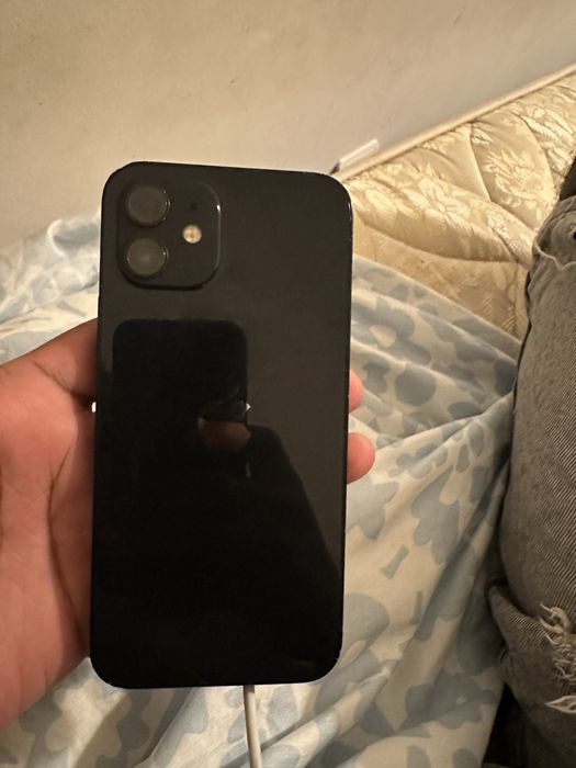 Iphone 12 em bom estado