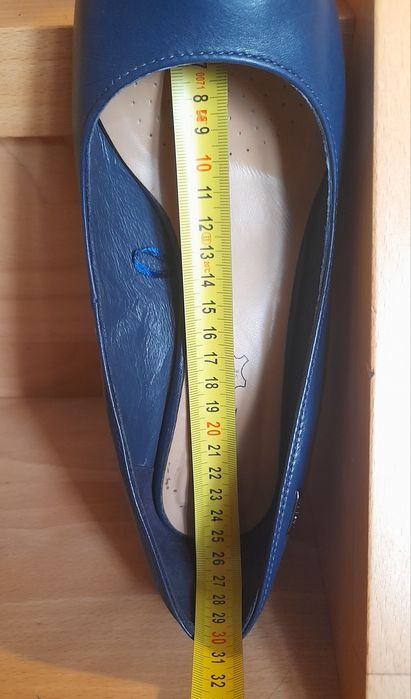 Granatowe skórzane szpilki 40 LASOCKI