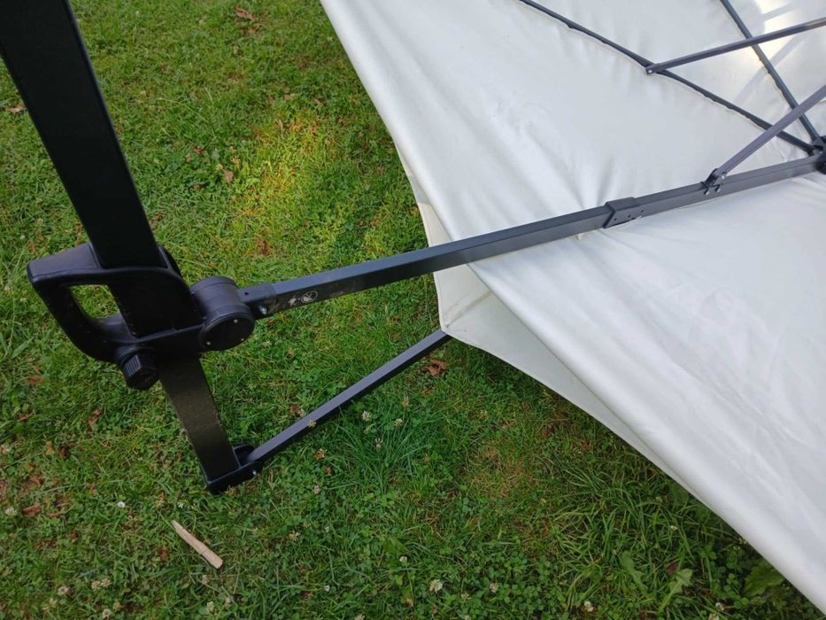 Parasol wiszący Trondheim / Hanging Ś300