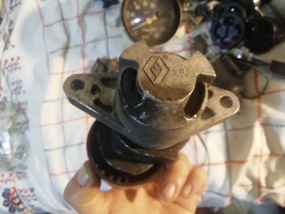 Автозапчастини різні 1 лотом