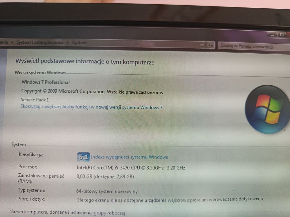 Komputer stacjonarny win 7 monitor 8GB dysk 256GB
