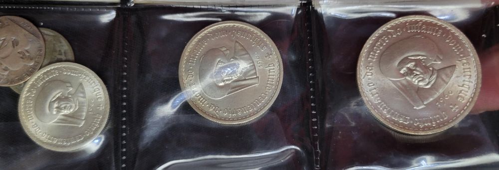 Várias moedas Prata. Venda ou troca.

Não vale a pena abordagens para