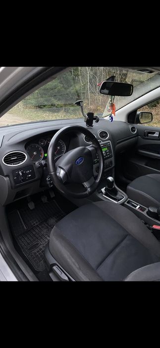 Ford focus 2005 benzun