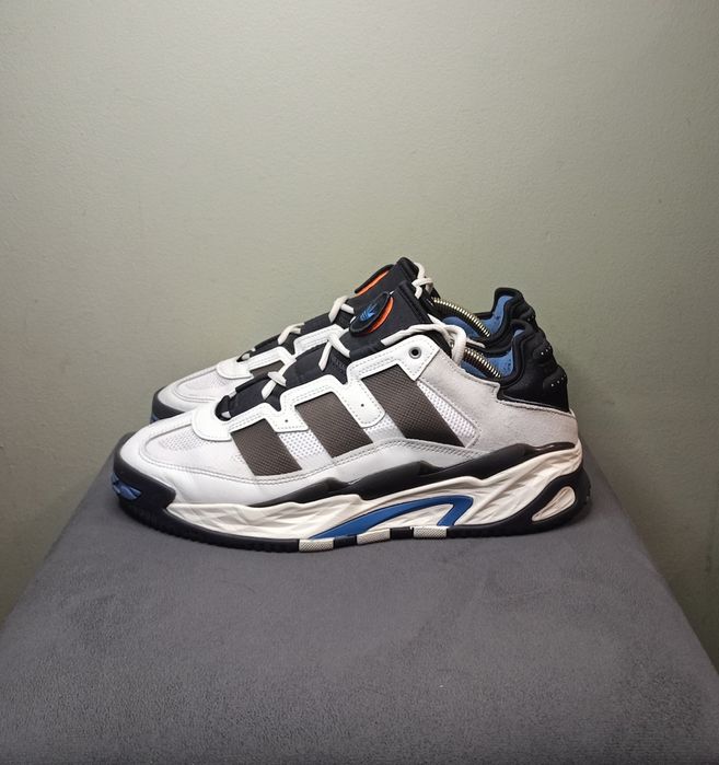 Adidas Niteball, rozmiar 44.