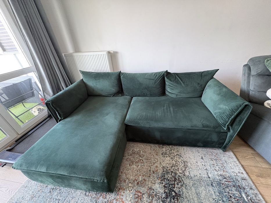 Rozkładana kanapa narożna z pojemnikiem na pościel