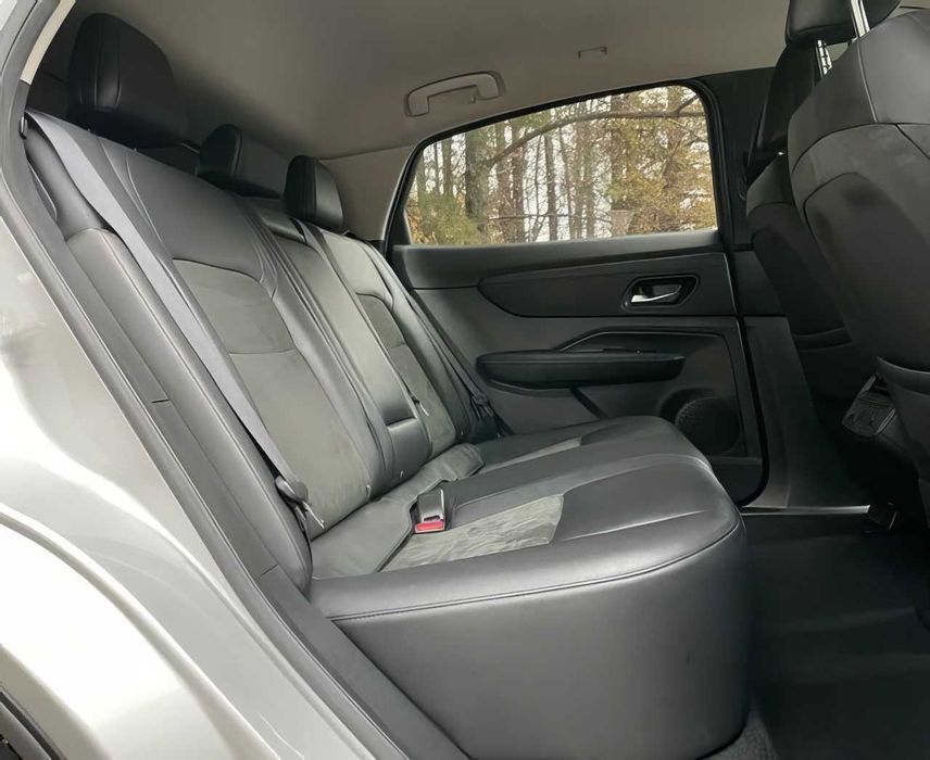 Nissan Ariya      2023