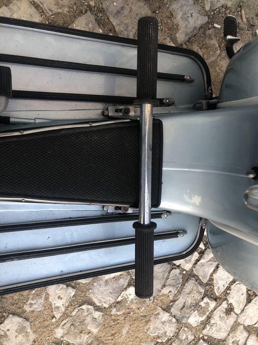 Vespa pousa pes - pedaleira - estribo