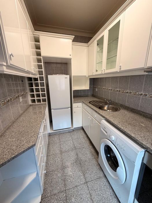 Suite (wc privado) em t3 totalmente mobilado casa da musica/ universidades