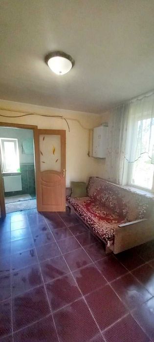 Продаж будинку туалет, ванна та автономне опалення.