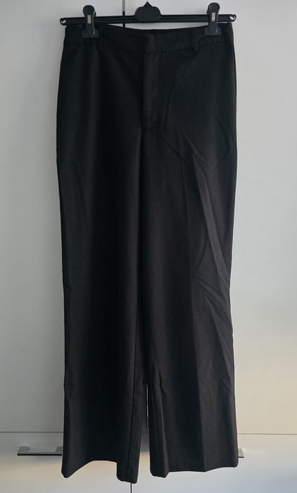 Czarne eleganckie spodnie – Stradivarius