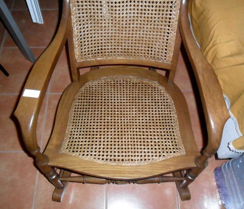 Cadeira de baloiço em palhinha