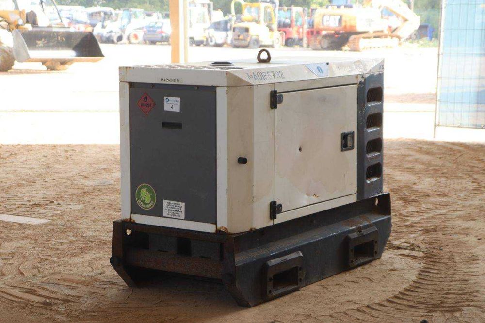 Gerador SDMO R22C3 Diesel 22kVA 2011
