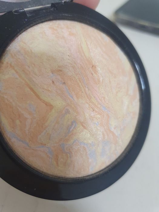 Хайлайтер MAC в оттенке Lightscapade