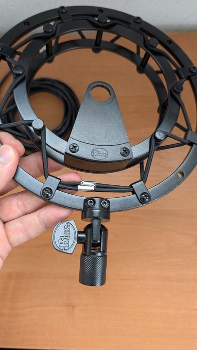 Студійне обладнання Blue Yeti Blackout + Radius II