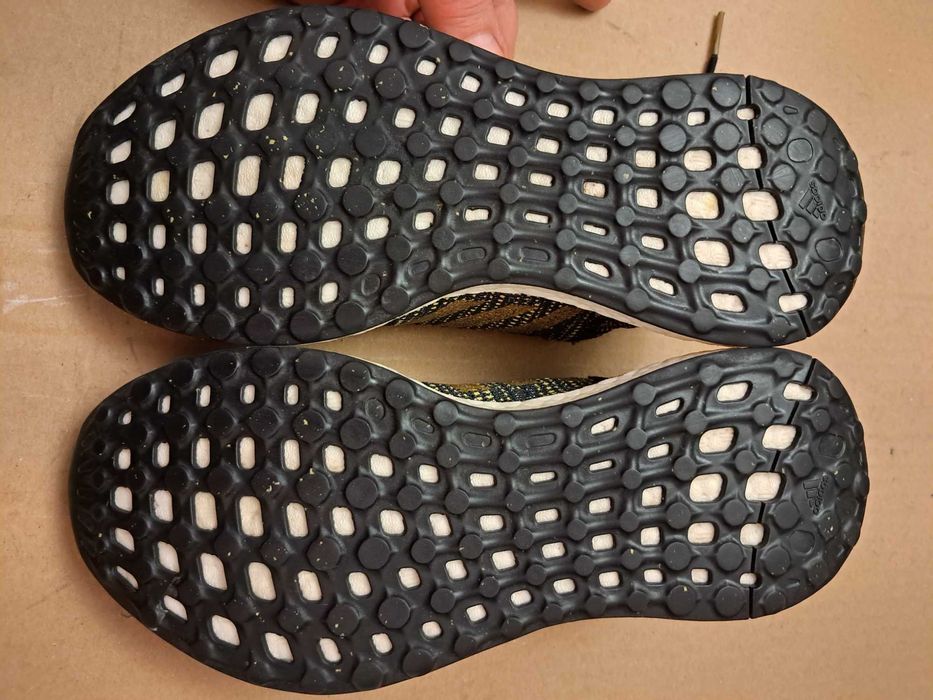 Кроссовки Adidas размер 42 стелька 27.см