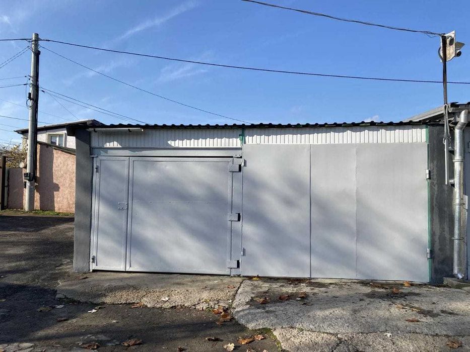 2 комнатная квартира с ремонтом на Черемушках, гараж, сарай