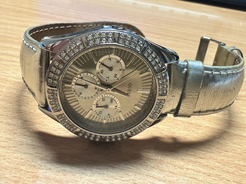 Vendo relogio de senhora GUESS com cristais Swarovski