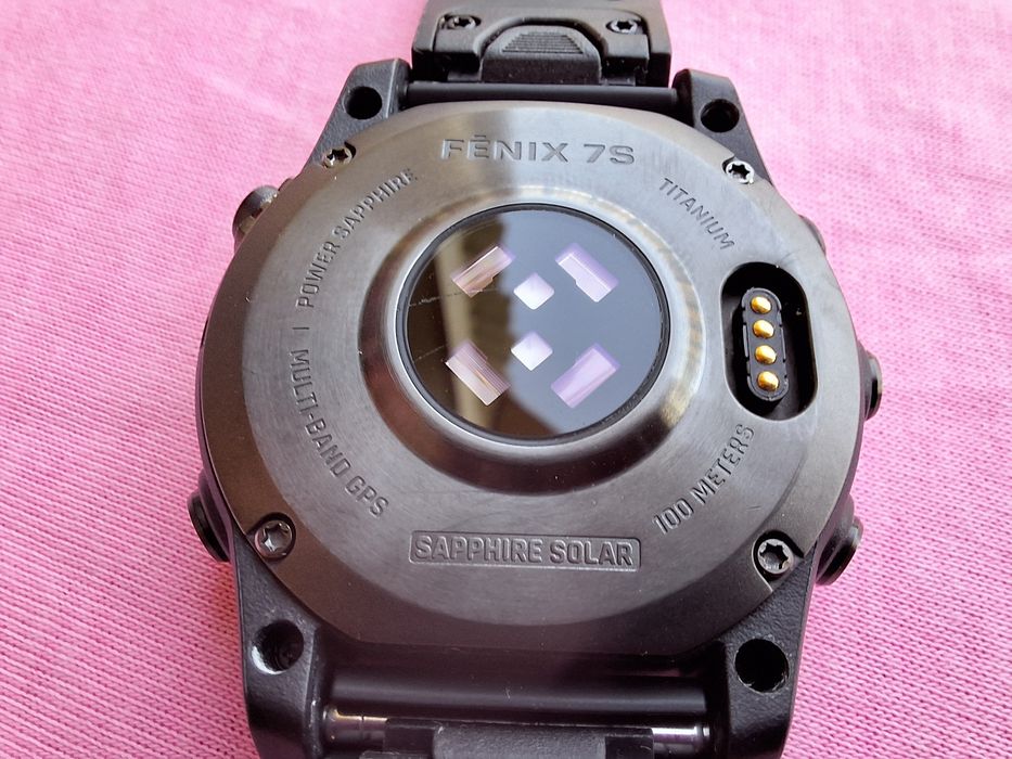 Vendo garmin fenix 7s sapphire solar.
