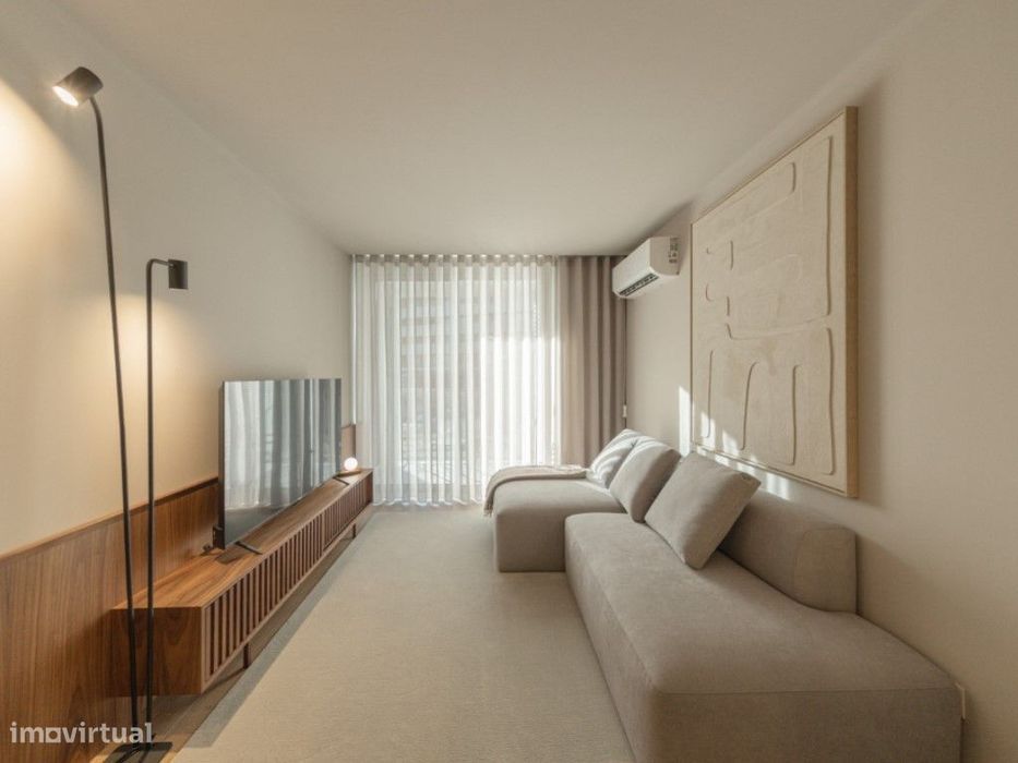 Apartamento T1 com Varanda em Edíficio Emblemático — São Victor, Braga