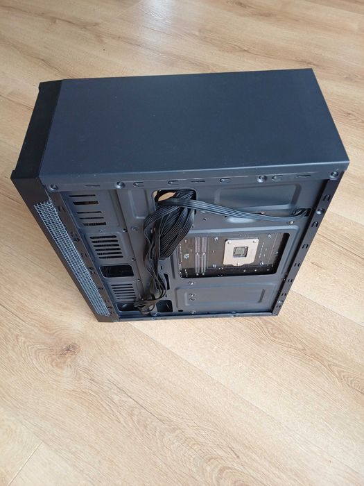 Komputer stacjonarny – kompletny, dopracowany zestaw gotowy do pracy