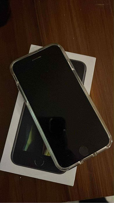 Zestaw Iphone SE 64gb i stacja dokująca
