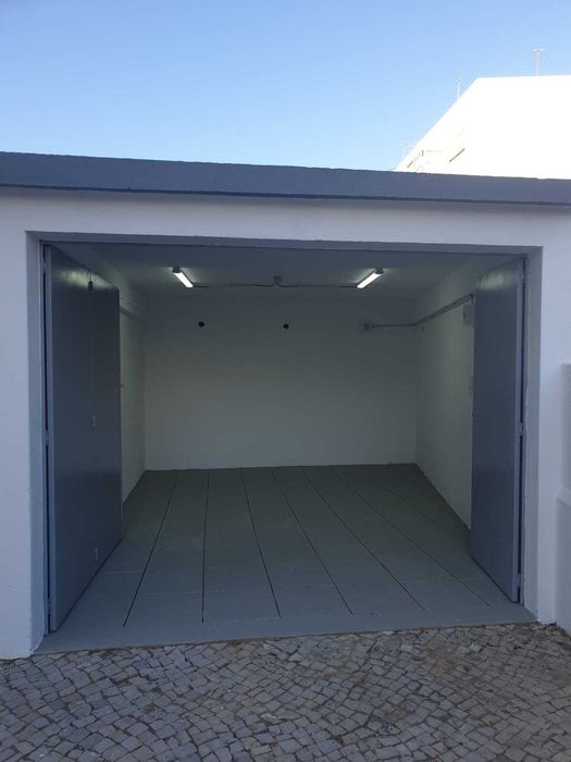 Garagem Box 15 m² + c/Espaço Exterior em Faro