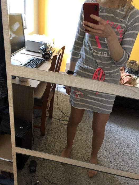 szara tunika w paski