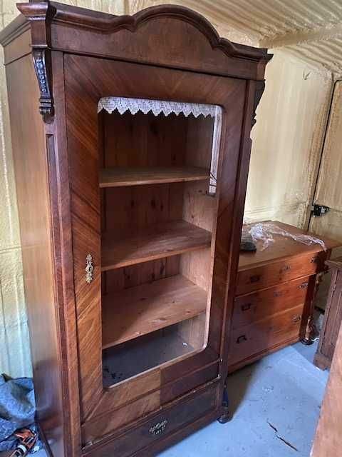 Kredens , witrynka , szafka - antyk