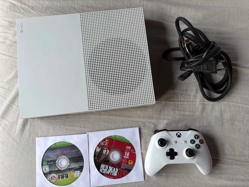 Xbox one S 500gb konsola sprawna bez wad orygilany zestaw pad 2 gry FIFA red dead Xbox odbiór osobisty 400 zł !