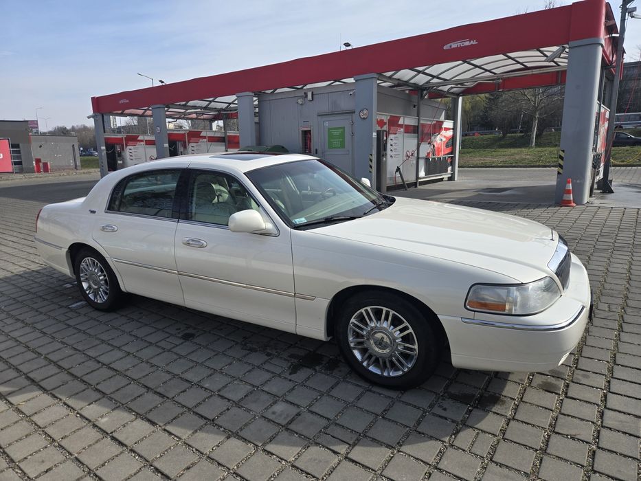 Lincoln Town Car Limited Signature