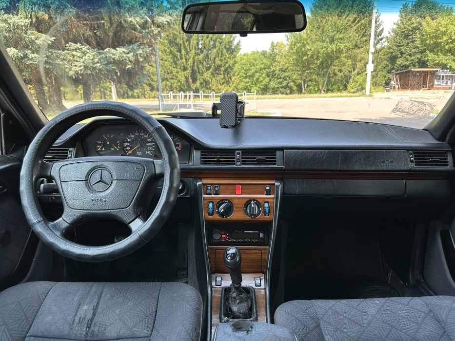 Mercedes-Benz w124