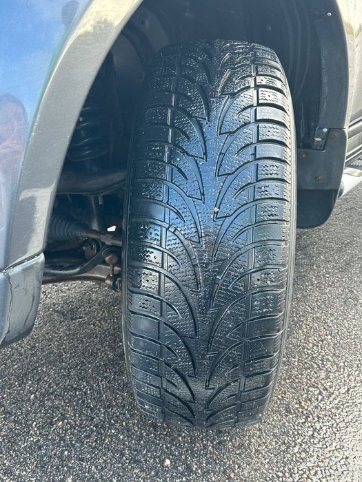 автомобіль паджеро спорт