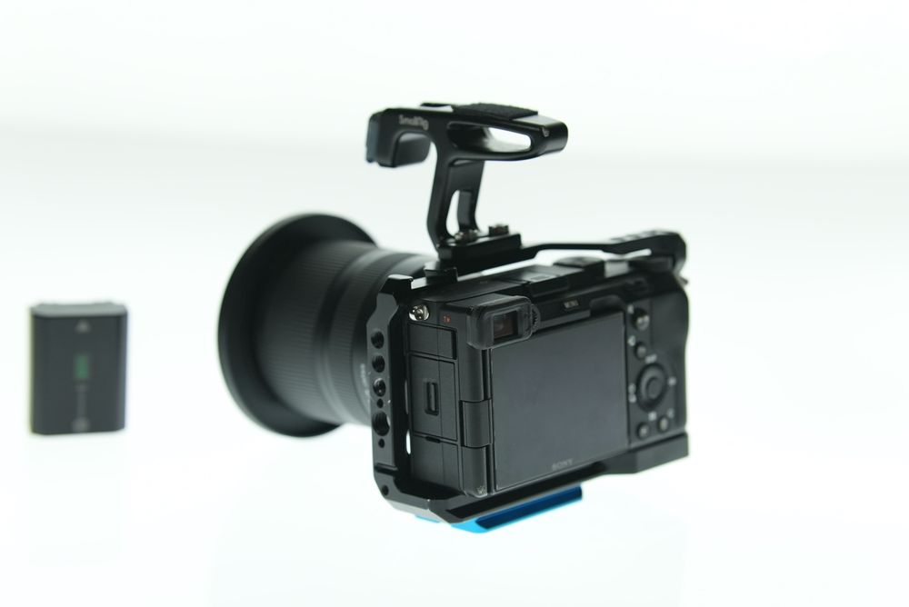 Чудова камера SONY A7C + КЛІТКА Smallrig в подарунок
