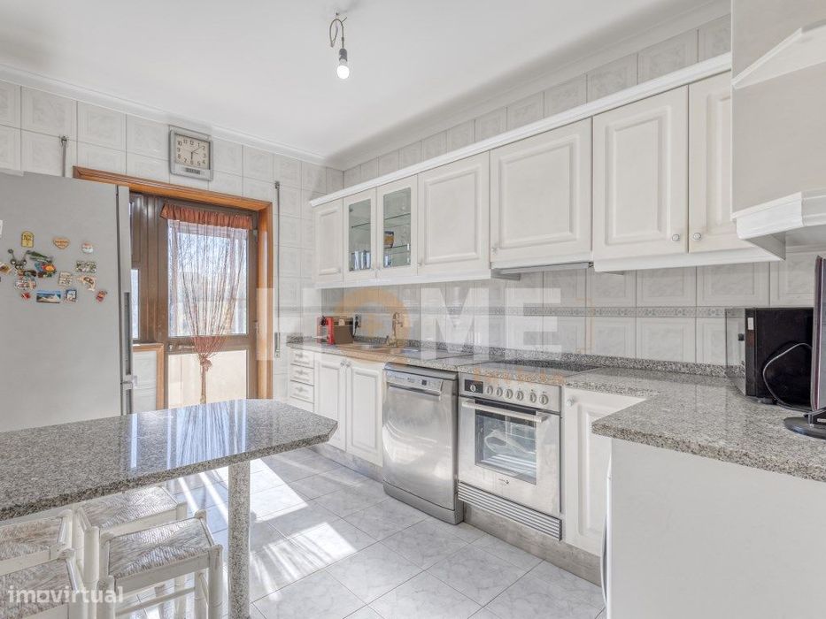 Apartamento T2 c/garagem Fechada | Milheirós, Maia — Águas Santas, Porto