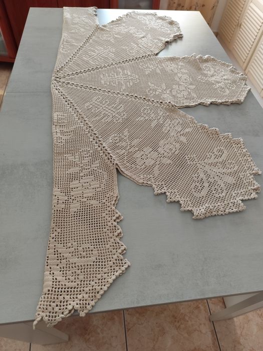 Toalha de Mesa Redonda 100% Feita à Mão em Crochê